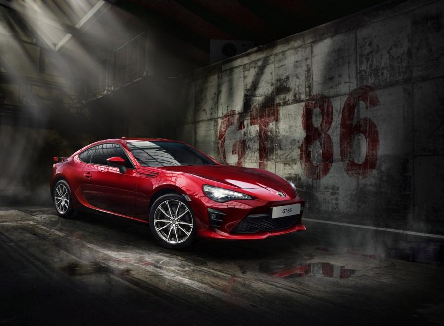  Toyota GT 86 Pro 2016 года  (фото 2 из 3)